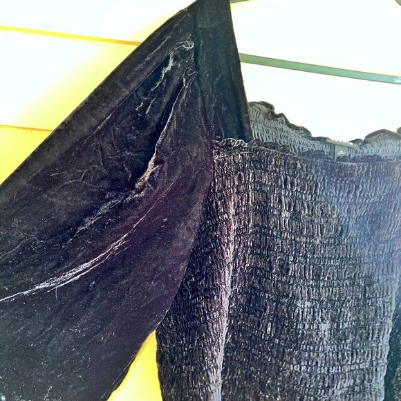 TORRID Black Velvet Smocked Blouson Sleeve Crop Top - Picture 5 of 9